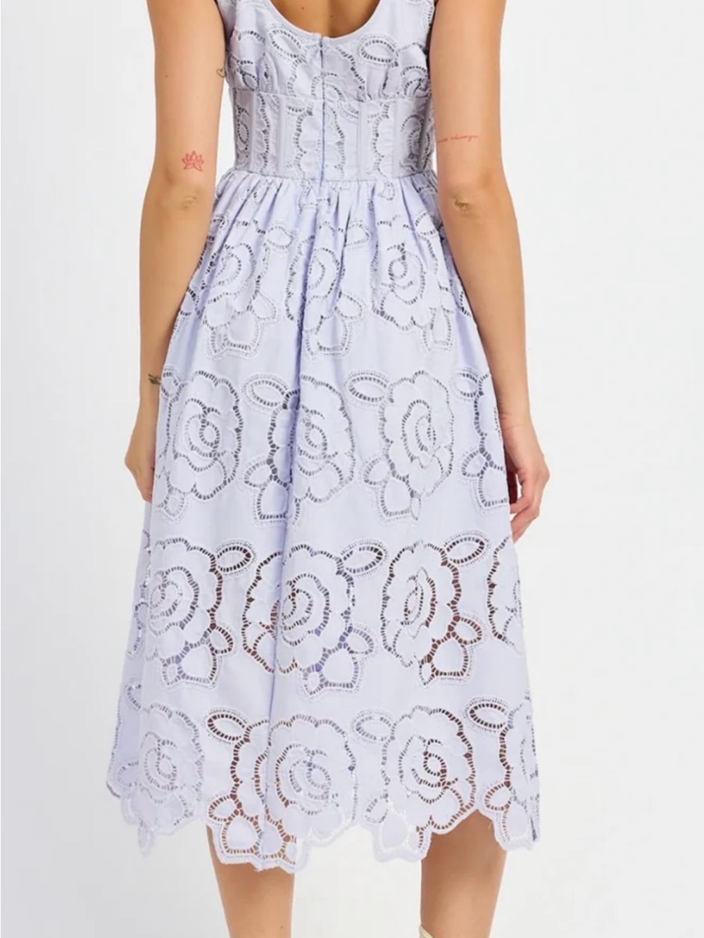En Saison Brynlee Sleeveless Lace Midi Dress - Picture 2 of 5